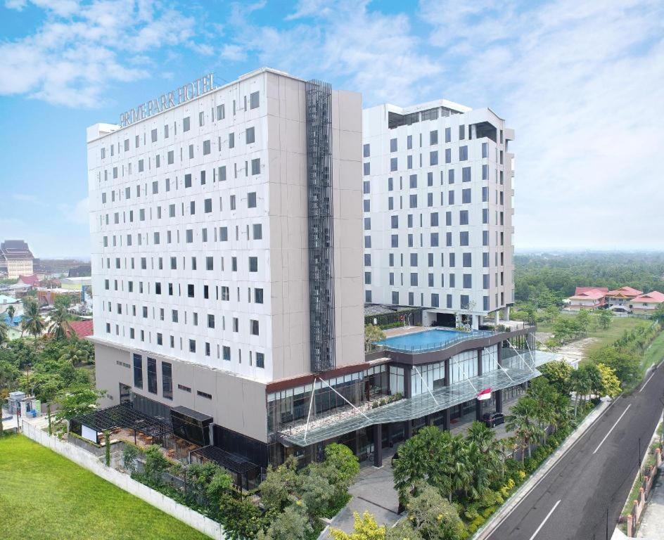 Prime Park Hotel & Convention Pekanbaru Extérieur photo
