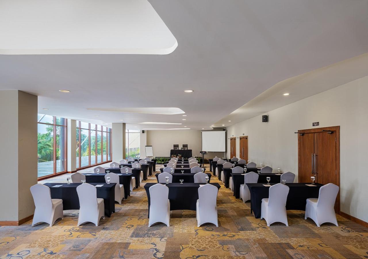 Prime Park Hotel & Convention Pekanbaru Extérieur photo