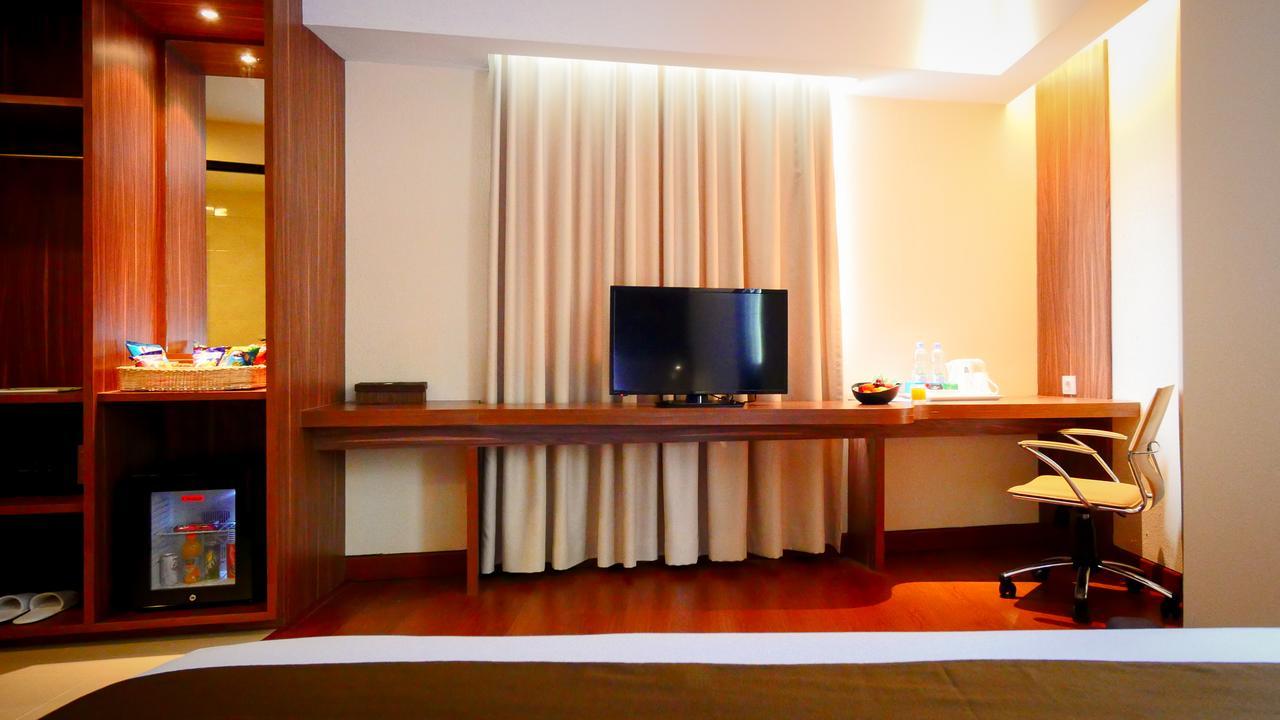 Prime Park Hotel & Convention Pekanbaru Extérieur photo